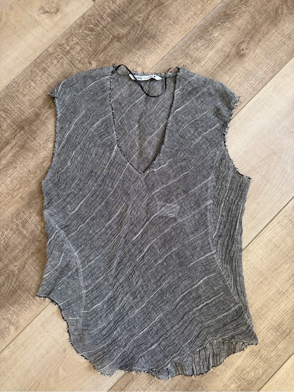 Zara Textured V-Neck Sleeveless Top - Gray
